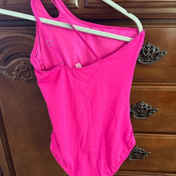 One-Shoulder Pink Swimsuit - Picture 7 of 8